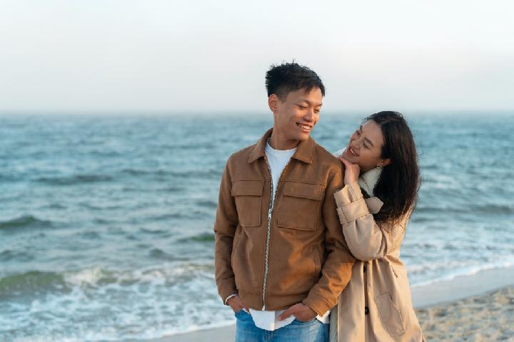 Ramalan Cinta Kamis, 5 Februari 2026: Berani Ikuti Perasaan atau Tetap Main Aman?