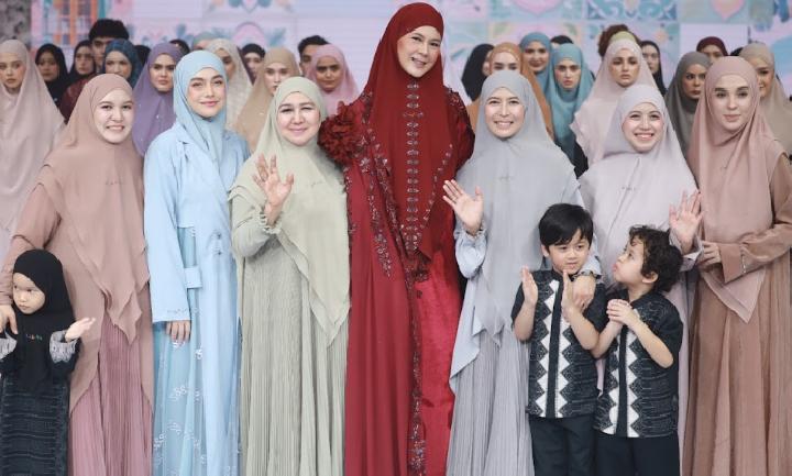 Fashion Show SiSeSa Hadirkan Lebih dari 100 Koleksi Busana