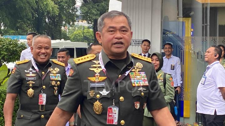 Prabowo Summons TNI, Police Chiefs to Presidential Palace