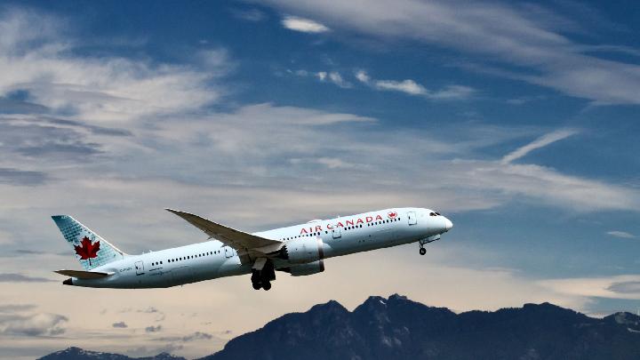 Air Canada CEO to Retire After English-Only Condolence Furor