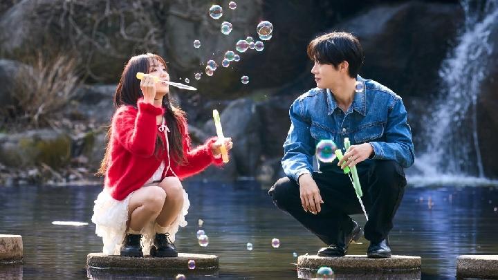 13 Rekomendasi Film dan Serial Romantis Siap Temani Momen Valentine