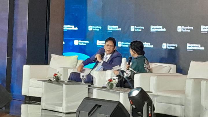 Purbaya Says Rupiah Volatility Hard to Control, Focus on Economic Growth