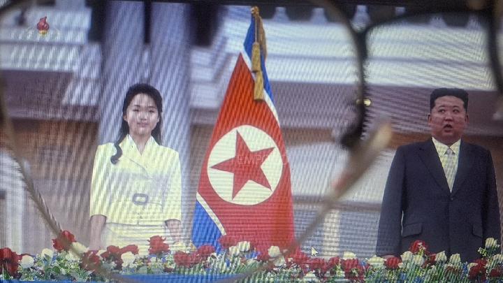 Kim Jong Un's Daughter Set to Be His Successor, Seoul Says