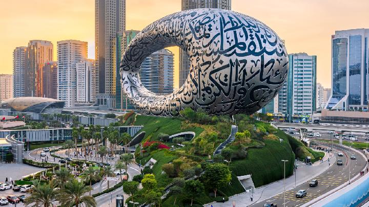 Dubai Detains British Tourist for Recording Iranian Attacks