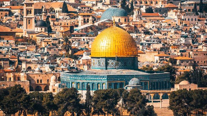 Israel Tightens Al-Aqsa Mosque Entry Restrictions for First Ramadan Friday Prayer