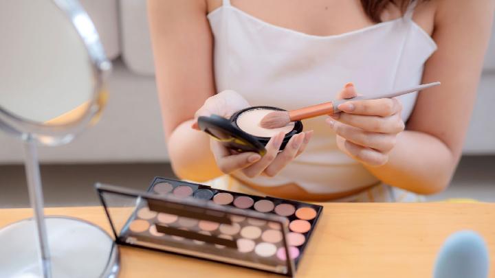 6 Rekomendasi Blush On dari Brand Lokal yang Bikin Look Tetap On Point saat Puasa