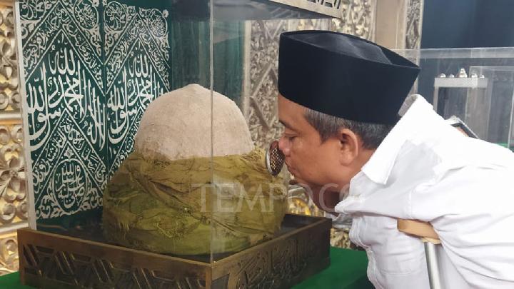 Koleksi artefak peninggalan Nabi Muhammad SAW yang dipamerkan di GOR Laga Tangkas, Kompleks Stadion Pakansari, Cibinong, Kabupaten Bogor, Jawa Barat, 20 Februari 2026. Tempo/M.A. Murthado