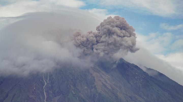 Mount Semeru Erupts Twice This Morning, Ash Column Reaches 1.2 Km