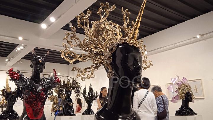 Pameran tunggal Ikie Morphacio berjudul Bizzare Ladies di Galeri Orbital Dago Bandung, 25 Februari - 29 Maret 2026. Tempo/Anwar Siswadi 