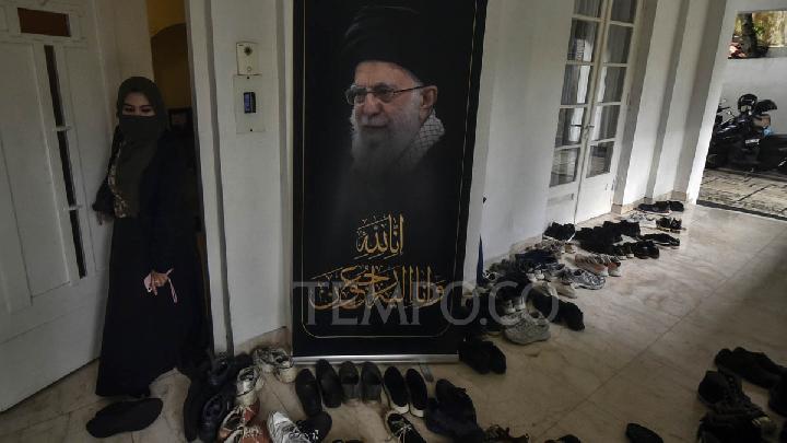 Iran Asserts Government Remains Stable After Khamenei's Death