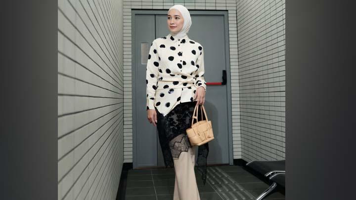 Pashmina Era ala Selebgram untuk Bukber Puasa, dari Mega Iskanti hingga Vira Tandia