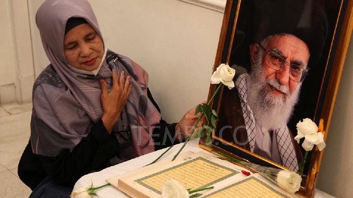 Iran: Khamenei's Funeral Ceremonies Officially Begin