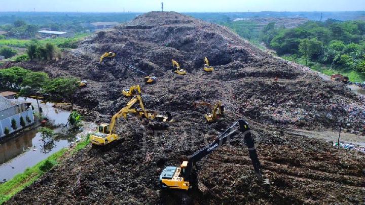 Jakarta Halts Waste Transport to Bantargebang as Landslide Kills Four