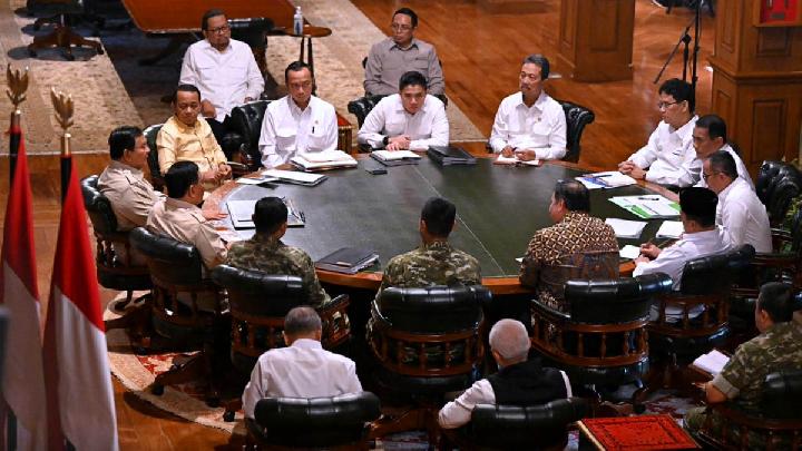 Prabowo Reviews State Financial Transactions with PPATK