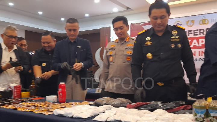 Bagaimana WNA Menyelundupkan Emas 265,7 Gram di Celana