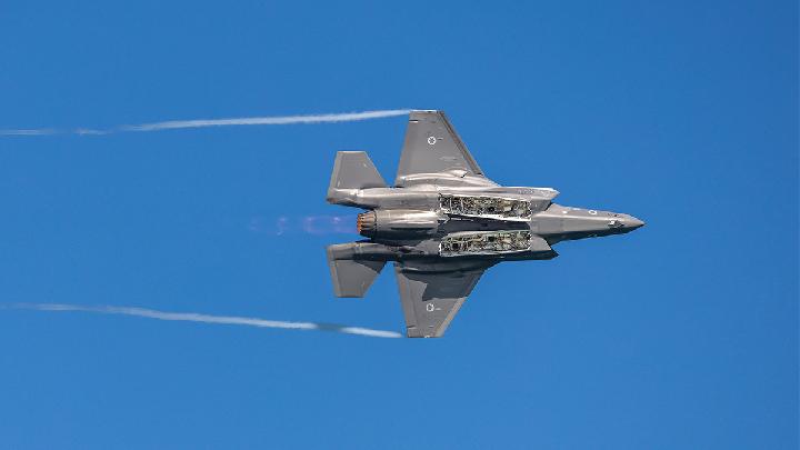Iran Claims Strike on US F-35 Fighter Jet