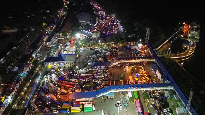 Over 200,000 Eid Travelers Cross from Bali to Java Since D-10