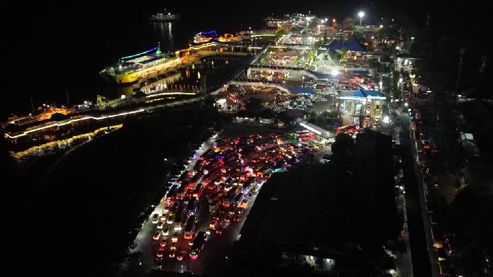 Palace Apologizes as Bali's Gilimanuk Port Records Extreme Congestion