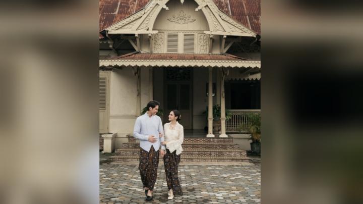 Potret Prewedding Syifa Hadju dan El Rumi, Serasi dalam Balutan Tradisi Jawa