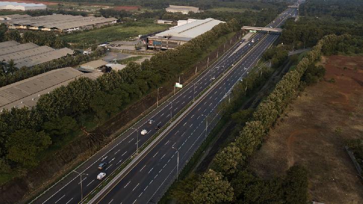 Indonesia Police End One-Way Traffic System for Eid Exodus