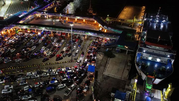 Indonesian Govt Prepares Strategy for Eid Return Flow at Sumatra-Java Crossing