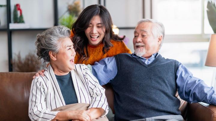 5 Ways to Show Respect to Elders During Eid Visits