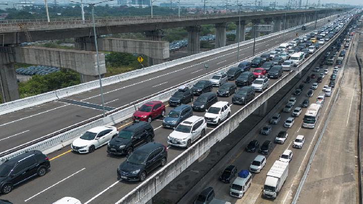 Jasamarga Rekayasa Contraflow Tol Jakarta-Cikampek