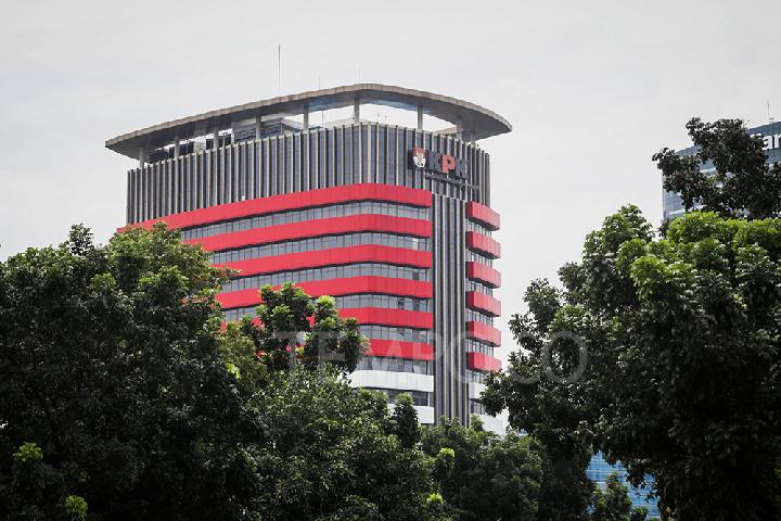 Slow Investigations Into Rita Widyasari-Related Cases