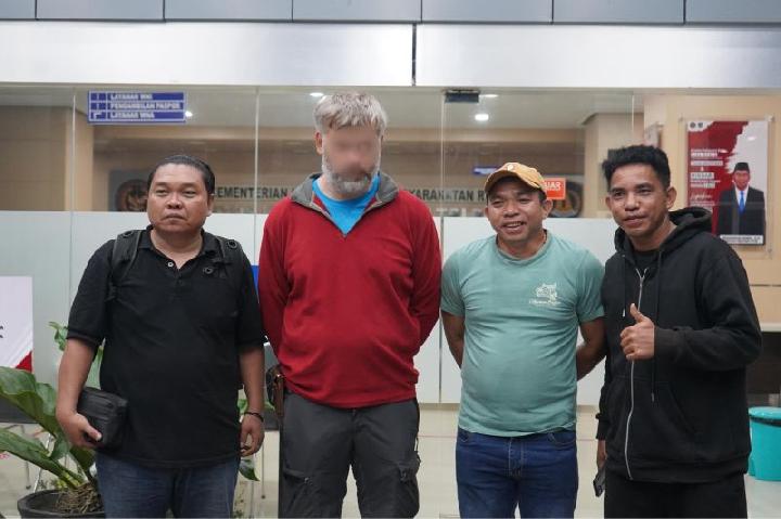 Indonesia Deports German Citizen Over Illegal Research in Palu