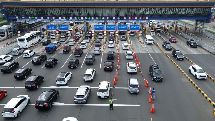 Over 1.7 Million Vehicles Enter Greater Jakarta Ahead Eid Travel Peak
