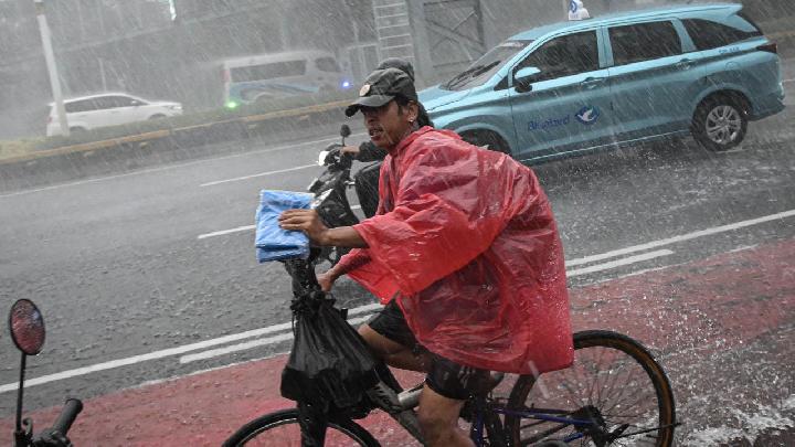 BMKG Forecasts Rain Across Major Indonesian Cities Thursday