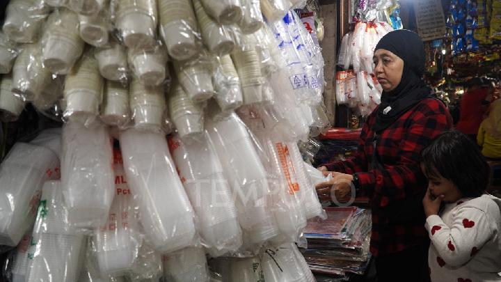 AZWI: Krisis Plastik Dampak Perang Iran Momentum Perkuat EPR