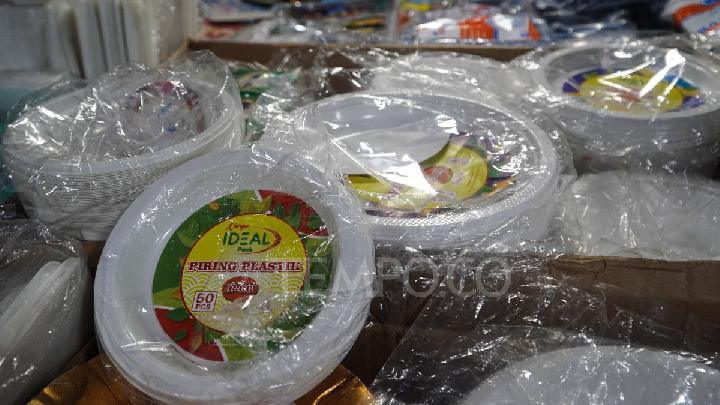 Momen Daun Pisang Gantikan Wadah Plastik, tapi Ada Syaratnya