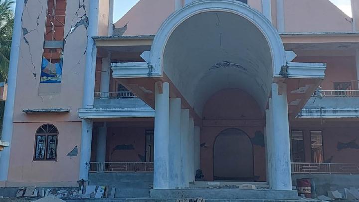 Gempa Susulan dari Laut Maluku dan Keunikan Subduksi Ganda