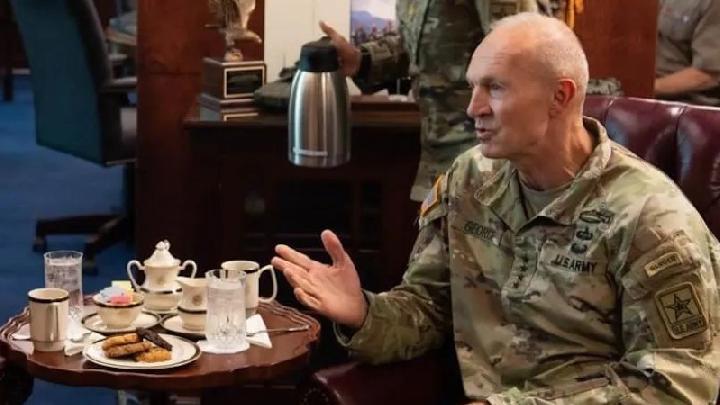 Menhan AS Pecat Kepala Staf Angkatan Darat dan Dua Jenderal