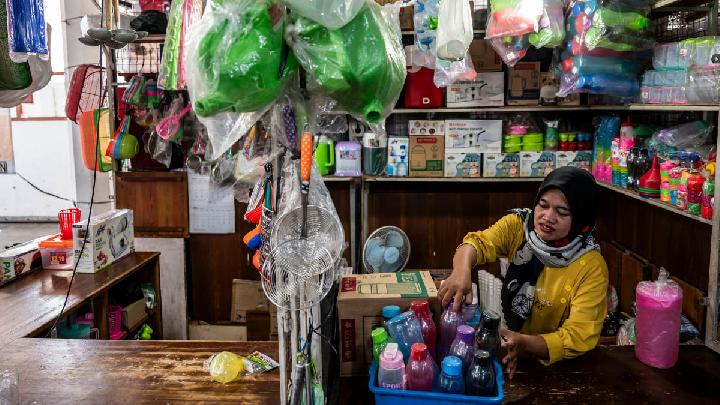 Indonesia Scraps Import Duty on LPG to Curb Plastic Prices