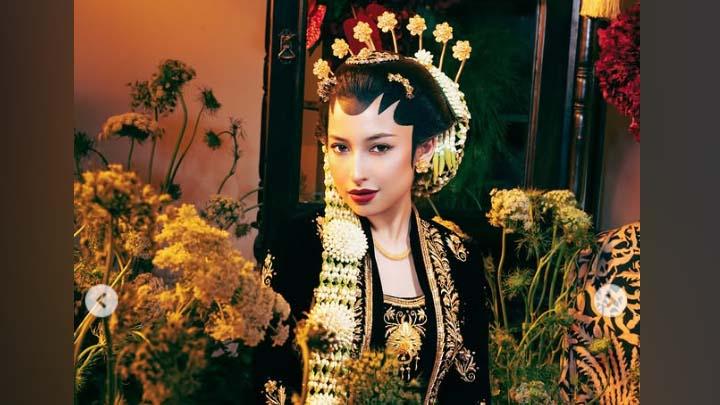 Makeup Look Jennifer Coppen saat Foto Prewedding, Complexion On Point!