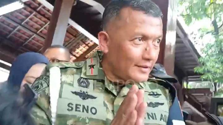Wadanpuspom TNI Bungkam saat Ditanya Kasus Andrie Yunus