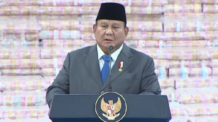 Prabowo Pidato di Depan Tumpukan Uang Sitaan Rp 11,4 triliun
