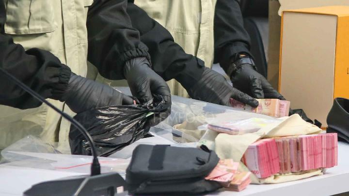 KPK Sita Uang Rp 95 Juta saat Geledah Kantor Pemkab Tulungagung