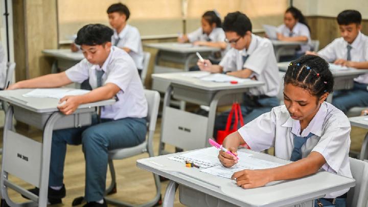 Sekolah Swasta Gratis Belum Efektif Atasi Kekurangan Kursi