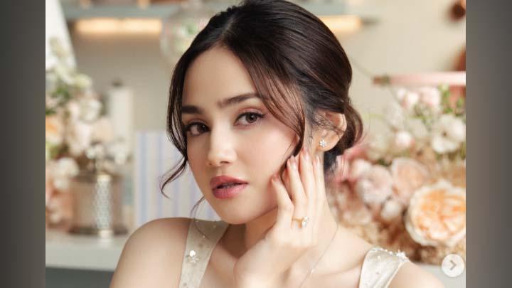 Detail Makeup Syifa Hadju di Bridal Luncheon, Inspirasi Angelic Beauty