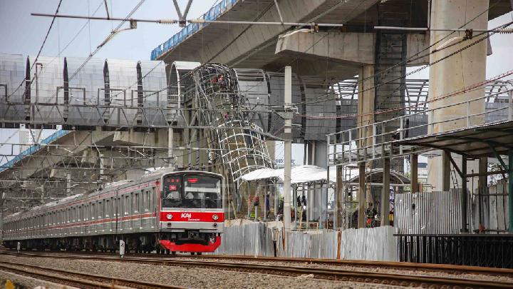 Danantara Mulai Proyek Elektrifikasi Jalur Kereta Mei 2026