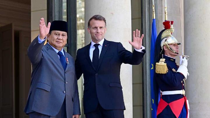 Prabowo Arrives Back in Indonesia After Russia, France Trips