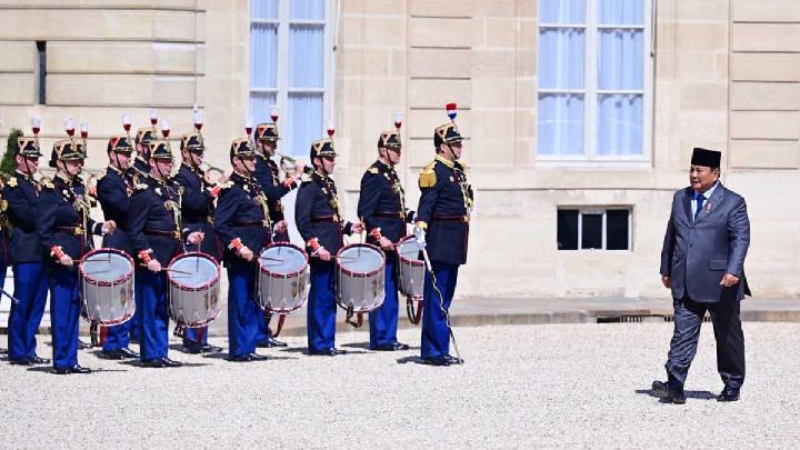 Prabowo Returns to Indonesia, Welcomed by VP Gibran