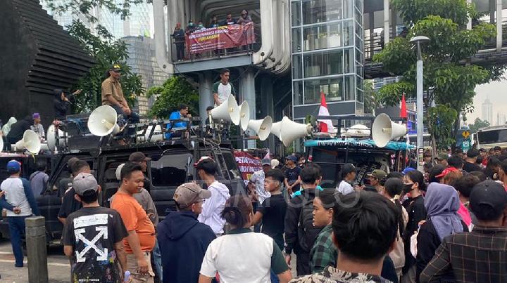 Feri Amsari Dilaporkan ke Polda Metro atas Dugaan Penghasutan