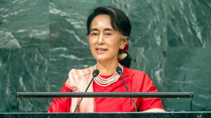 Junta Myanmar Pangkas Hukuman Aung San Suu Kyi