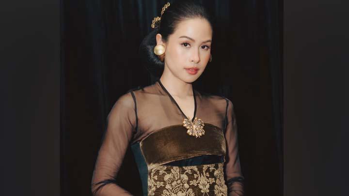 Hari Kartini Versi Maudy Ayunda: Berani Mengenal Diri Sendiri dan Melawan Batasan