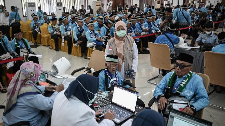 Taj Yasin: Jemaah Haji Aman dari Konflik Timur Tengah