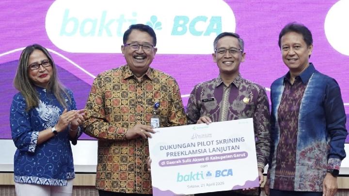 Dukung Pencegahan Stunting, BCA Salurkan Bantuan Alat Deteksi Dini Preeklamsia